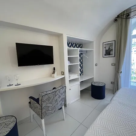 Milky Bed & Breakfast 4*