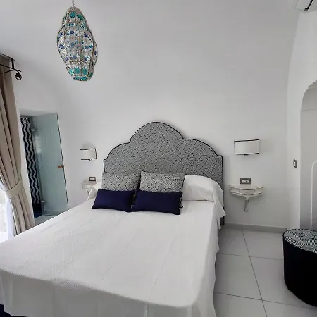 Milky Bed & Breakfast 3*